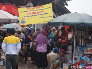 Bahaya! Warga Cimahi Sesaki Pasar Tanpa Masker-Abai Jaga Jarak