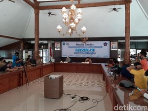 Bupati Probolinggo Izinkan Salat Id di Masjid Asal Tetap Jaga Jarak