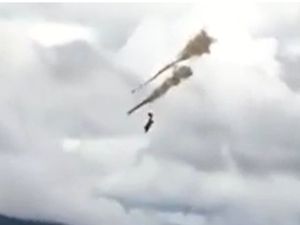 Video Detik-detik Jatuhnya Pesawat Aerobatik AU Kanada