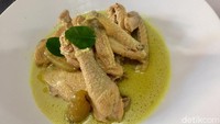 Resep Opor Ayam Kampung Kuah Kuning yang Kental dan Gurih