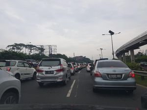 Penampakan Tol Halim Pagi Tadi, Macet Sepanjang 1 KM