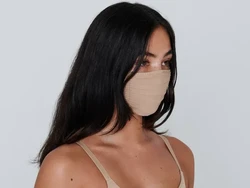 Kim Kardashian Rilis Masker Rp 118 Ribu, Sold Out dalam Waktu Sejam