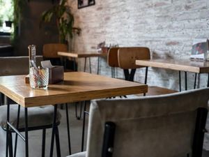 Ini 3 Tempat Duduk Terbaik di Restoran Selama Pandemi COVID-19