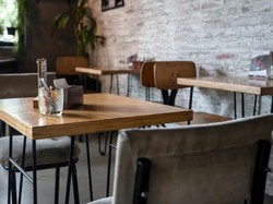 Ini 3 Tempat Duduk Terbaik di Restoran Selama Pandemi COVID-19