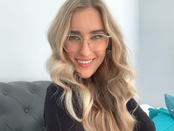 Tips Memanjangkan Rambut dari Selebgram yang Viral Karena Mirip Rapunzel