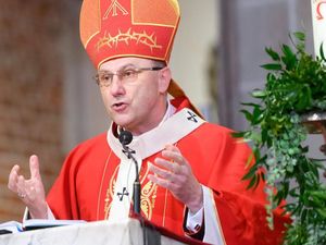 Film Dokumenter Dirilis, Uskup Minta Vatikan Selidiki Skandal Seks Pastor