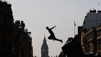Potret Menantang Atlet Parkour saat Beraksi, Bikin Deg-degan!
