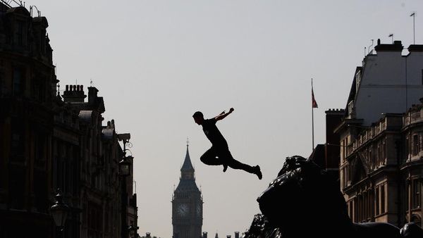 Potret Menantang Atlet Parkour saat Beraksi, Bikin Deg-degan!