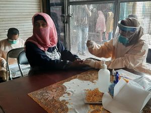 Puluhan Pedagang Pasar Tradisional Kota Malang Jalani Rapid Test