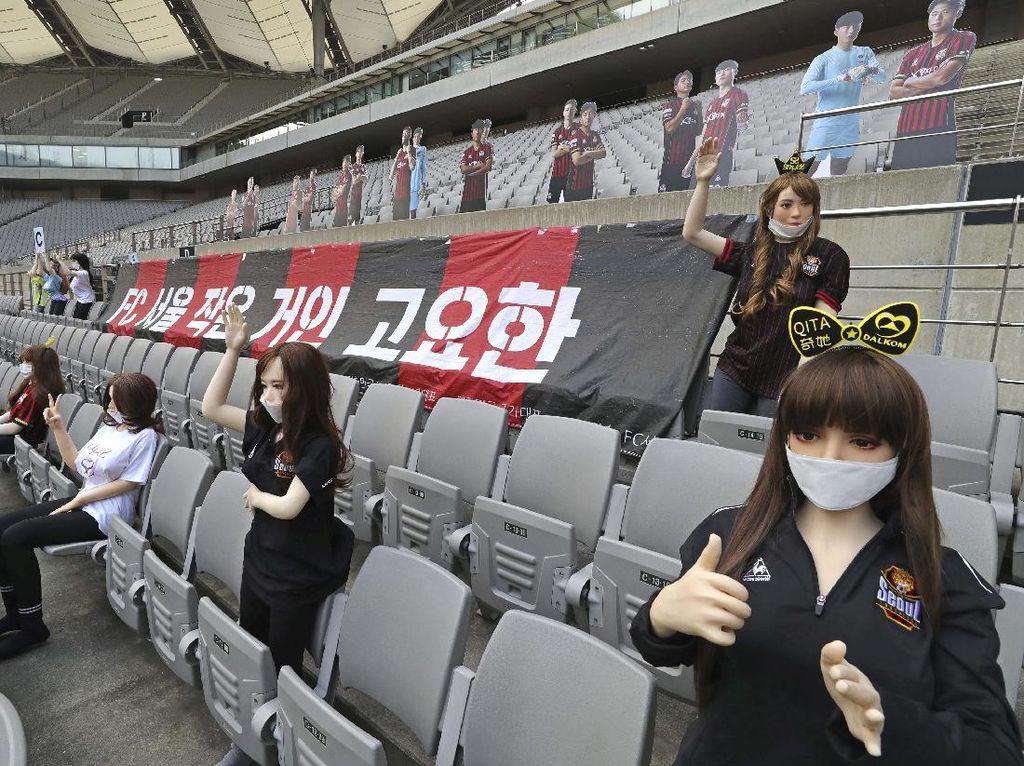 Populer Sepekan: Boneka Seks Nonton Bola di Stadion Populer Sepekan: Boneka Seks Nonton Bola di Stadion