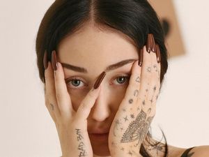 Sosok Noah, Adik Miley Cyrus yang Merasa Jadi Bayang-bayang Kakaknya Sosok Noah, Adik Miley Cyrus yang Merasa Jadi Bayang-bayang Kakaknya