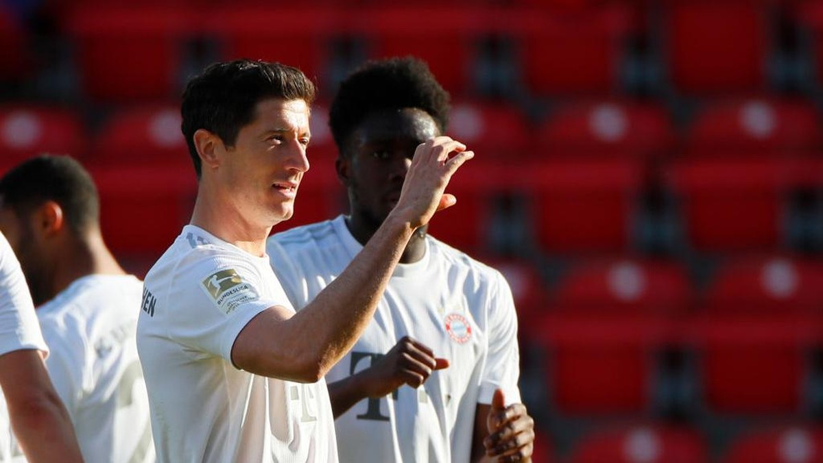 Robert Lewandowski jadi mesin gol setelah dibeli cuma-cuma (Hannibal Hanschke/Pool via Getty/Pool)