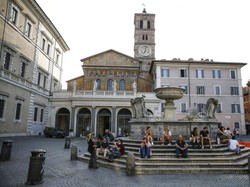 Tekan Penularan Corona, Pemerintah Italia Akan Berlakukan Pembatasan Baru