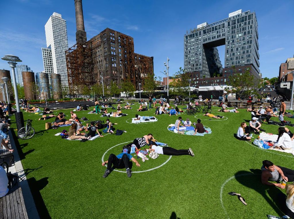 Begini Cara Taman di New York Terapkan Jarak Sosial antar Pengunjung