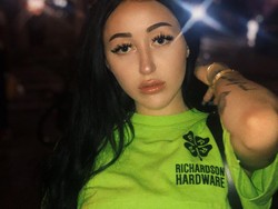 Adik Miley Cyrus Ngaku Kecanduan Obat Antidepresi