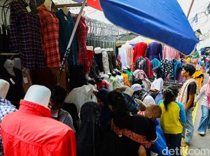 Satpol PP Pergi, Pedagang di Tanah Abang Jualan Lagi