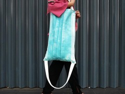 Kreativitas di Tengah COVID-19, Muncul Tas Masker Raksasa