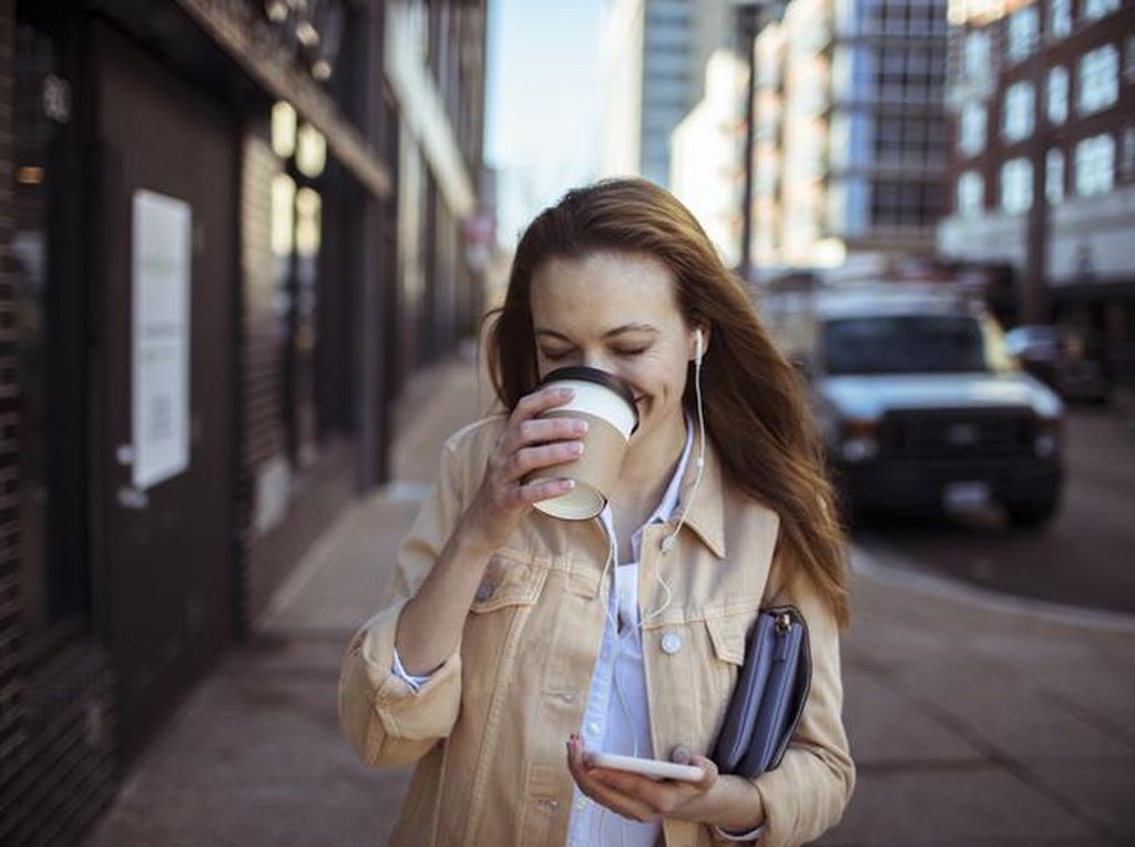 Minum 2-3 Cangkir Kopi per Hari Terbukti Kurangi Lemak Tubuh pada Wanita Minum 2-3 Cangkir Kopi per Hari Terbukti Kurangi Lemak Tubuh pada Wanita