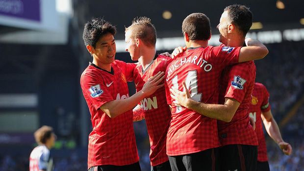 Javier Hernandez merayakan gol kelima Manchester United ke gawang West Bromwich Albion pada 19 Mei 2013 .  (Foto: Michael Regan/Getty Images)
