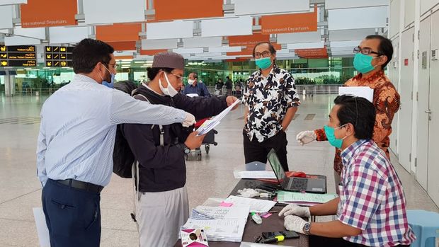KBRI Islamabad berhasil memfasilitasi pemulangan (repatriasi) mandiri WNI dengan memanfaatkan penerbangan khusus Pakistan International Airways (PIA) yang digunakan merepatriasi WN Pakistan dari Indonesia ke Pakistan.