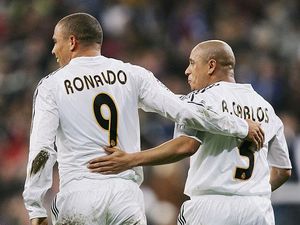Canda Roberto Carlos: Ronaldo Curi Ballon dOr 2002 Saya Canda Roberto Carlos: Ronaldo Curi Ballon dOr 2002 Saya