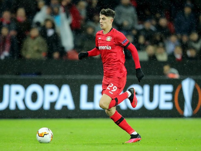 LEVERKUSEN, GERMANY - FEBRUARY 20: Kai Havertz of Leverkusen runs with the ball during the UEFA Europa League Round of 32 first leg match between Bayer 04 Leverkusen and FC Porto at BayArena on February 20, 2020 in Leverkusen, Germany. (Photo by Christof Koepsel/Getty Images)