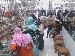 Lebaran Kian Dekat, Toko Emas di Subang Ramai Diserbu Warga!