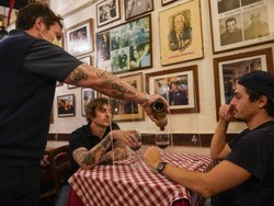 Sekat Kaca Akan Jadi New Normal di Restoran Setelah Pandemi COVID-19