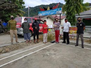 Semen Padang FC Salurkan Hasil Lelang Jersey dalam Bentuk APD