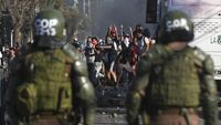Demo Tuntut Bantuan Makanan Berakhir Bentrok di Chile