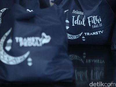 TRANS TV Bagikan 300 Paket Sembako