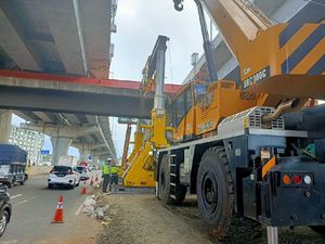 Tol Cikampek Km 10 Macet Siang Tadi, Polisi: Ada Pekerjaan Jalan