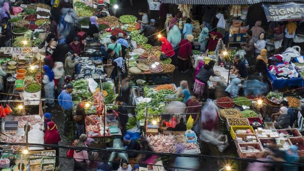 Pasar Tradisional di Bandung juga Ramai, Padahal masih PSBB