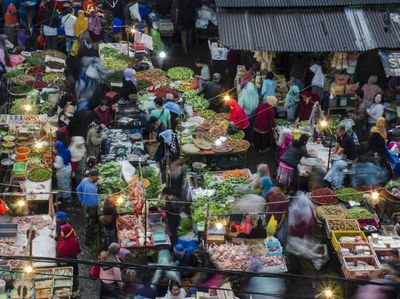 Pasar Tradisional di Bandung juga Ramai, Padahal masih PSBB