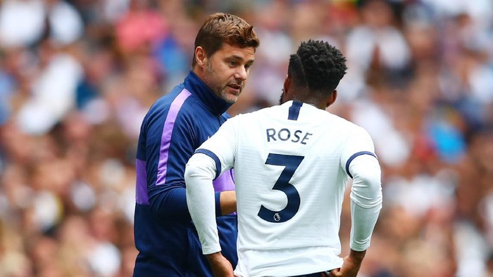 LONDON, ENGLAND - AUGUST 04:  Danny Rose of Tottenham Hotspur speaks with manager Mauricio Pochettino during the 2019 International Champions Cup match between Tottenham Hotspur and FC Internazionale at Tottenham Hotspur Stadium on August 04, 2019 in London, England. (Photo by Dan Istitene/Getty Images)