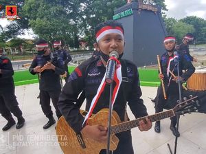 Lewat Lagu Jangan Mudik, Brimob Ajak Warga Putus Mata Rantai COVID-19
