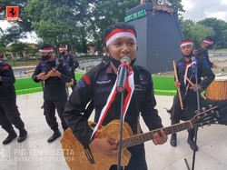Lewat Lagu Jangan Mudik, Brimob Ajak Warga Putus Mata Rantai COVID-19