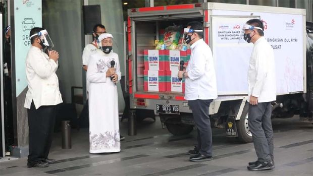 Menteri BUMN Bagikan 100.000 Paket Bantuan TelkomGroup BagiMasyarakat Terdampak COVID-19 melalui Pemberdayaan 1.300 UMKM