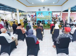 Gubernur Jatim Pantau Langsung Penyaluran BLT Dana Desa di Banyuwangi