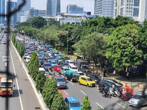 Gatsu Depan Polda Metro Macet!