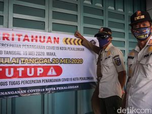 Pembeli Berjejal di Tengah Pandemi, Ria Busana Pekalongan Ditutup