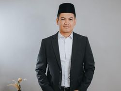 Gegara UU Ciptaker, Foto Liburan Tommy Kurniawan Banjir Hujatan