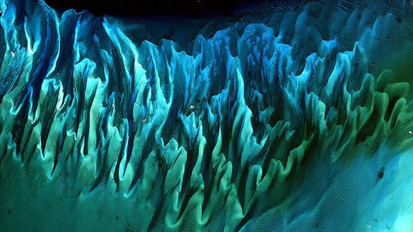 Penampakan Bumi dari Luar Angkasa yang Bikin Takjub