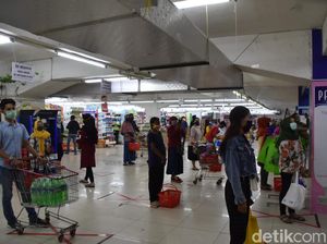 Jelang Lebaran di Tengah Pandemi, Pusat Perbelanjaan Pati Dipadati Pengunjung