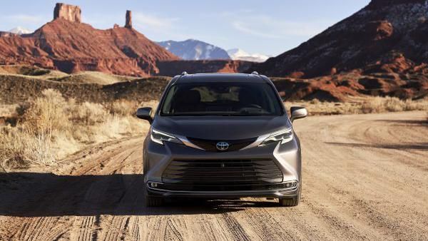 Tampang MPV Toyota yang Terinspirasi dari Kereta Peluru Shinkansen
