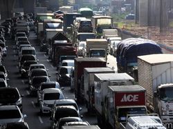 Libur Cuti Bersama, Sejumlah Rest Area di Tol Cikampek Macet Pagi Ini