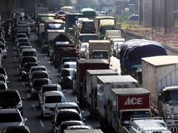 Libur Cuti Bersama, Sejumlah Rest Area di Tol Cikampek Macet Pagi Ini