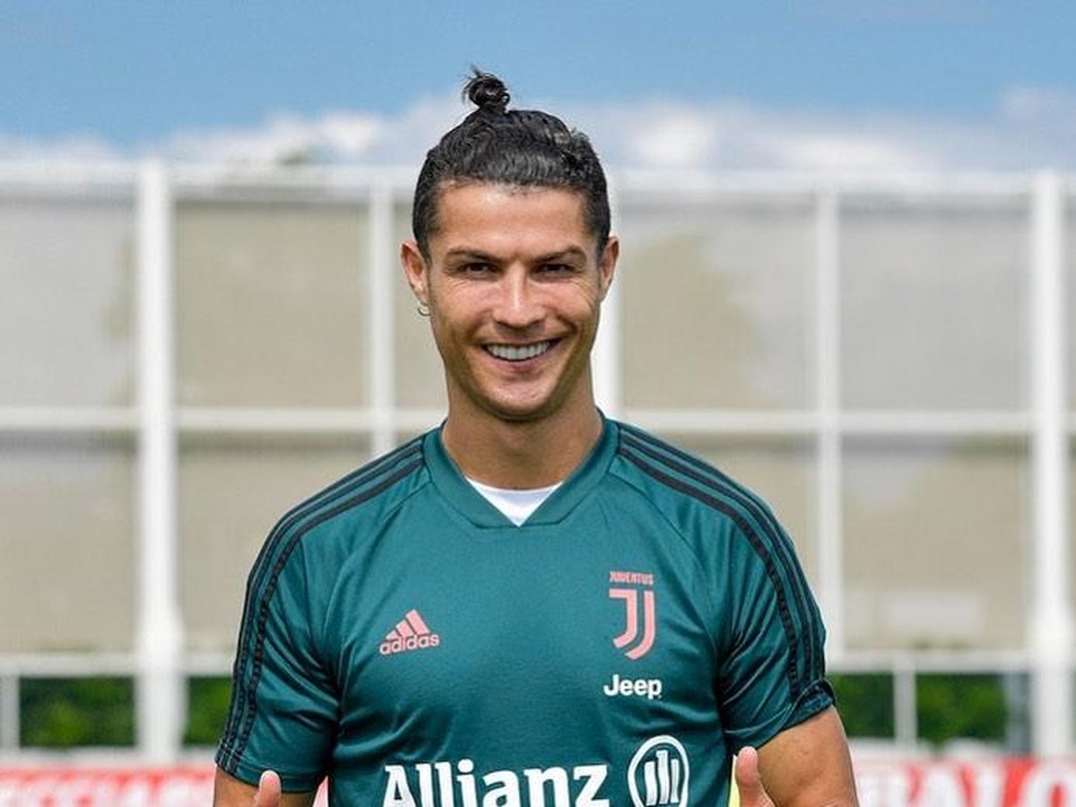 Cristiano Ronaldo Tersenyum Lagi (Instagram/cristiano)