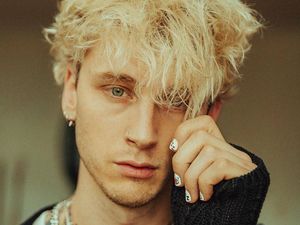 Machine Gun Kelly Rilis Produk Kecantikan Kuku, Terinspirasi Dewa Cinta