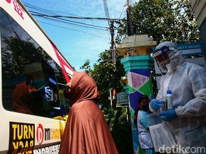 115 Warga dari Klaster Sampoerna yang Reaktif Jalani Tes Swab Corona Gratis 115 Warga dari Klaster Sampoerna yang Reaktif Jalani Tes Swab Corona Gratis